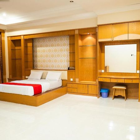 קוטה בארו Mk Homestay Wakaf Che Yeh With Bathtub - Max 14 Pax מראה חיצוני תמונה