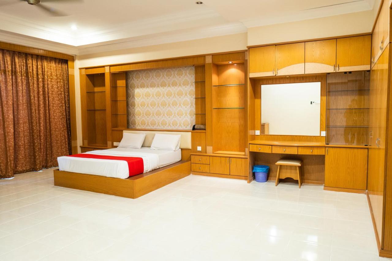 קוטה בארו Mk Homestay Wakaf Che Yeh With Bathtub - Max 14 Pax מראה חיצוני תמונה