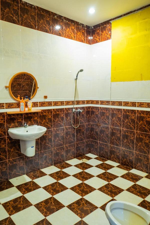 קוטה בארו Mk Homestay Wakaf Che Yeh With Bathtub - Max 14 Pax מראה חיצוני תמונה