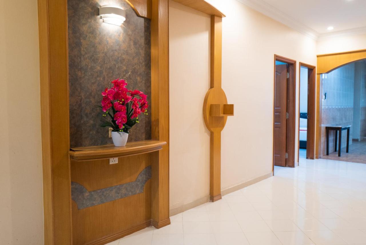 קוטה בארו Mk Homestay Wakaf Che Yeh With Bathtub - Max 14 Pax מראה חיצוני תמונה