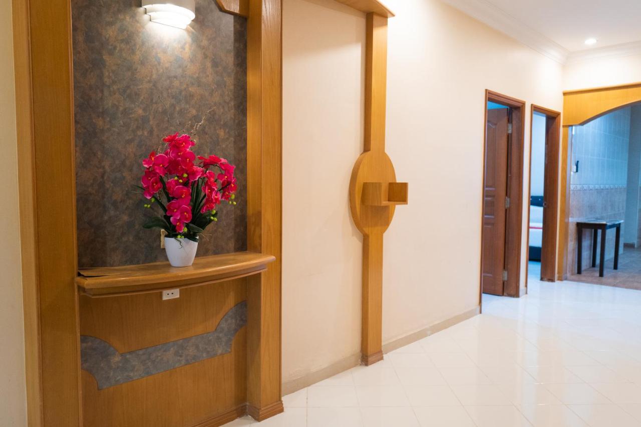 קוטה בארו Mk Homestay Wakaf Che Yeh With Bathtub - Max 14 Pax מראה חיצוני תמונה