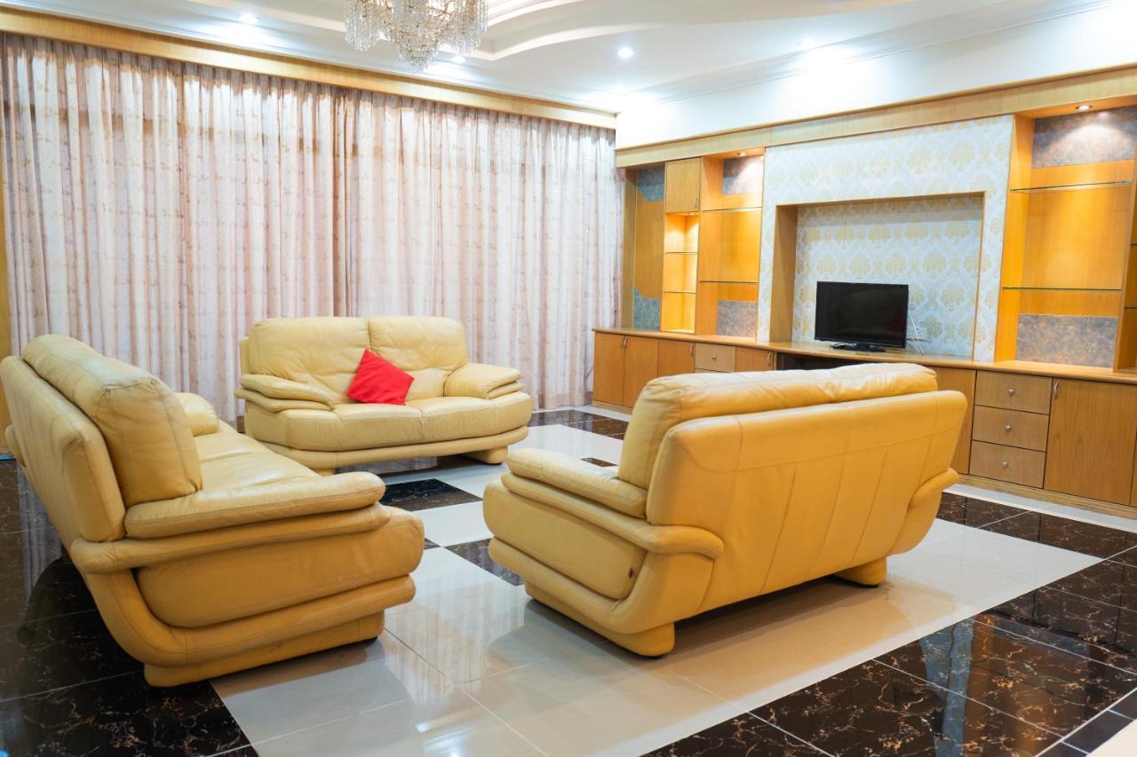 קוטה בארו Mk Homestay Wakaf Che Yeh With Bathtub - Max 14 Pax מראה חיצוני תמונה