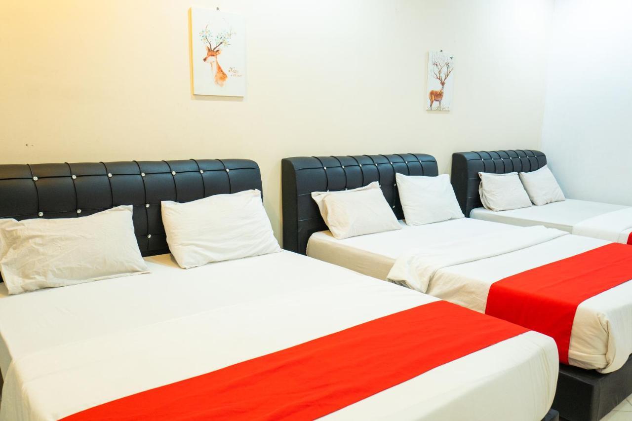 קוטה בארו Mk Homestay Wakaf Che Yeh With Bathtub - Max 14 Pax מראה חיצוני תמונה