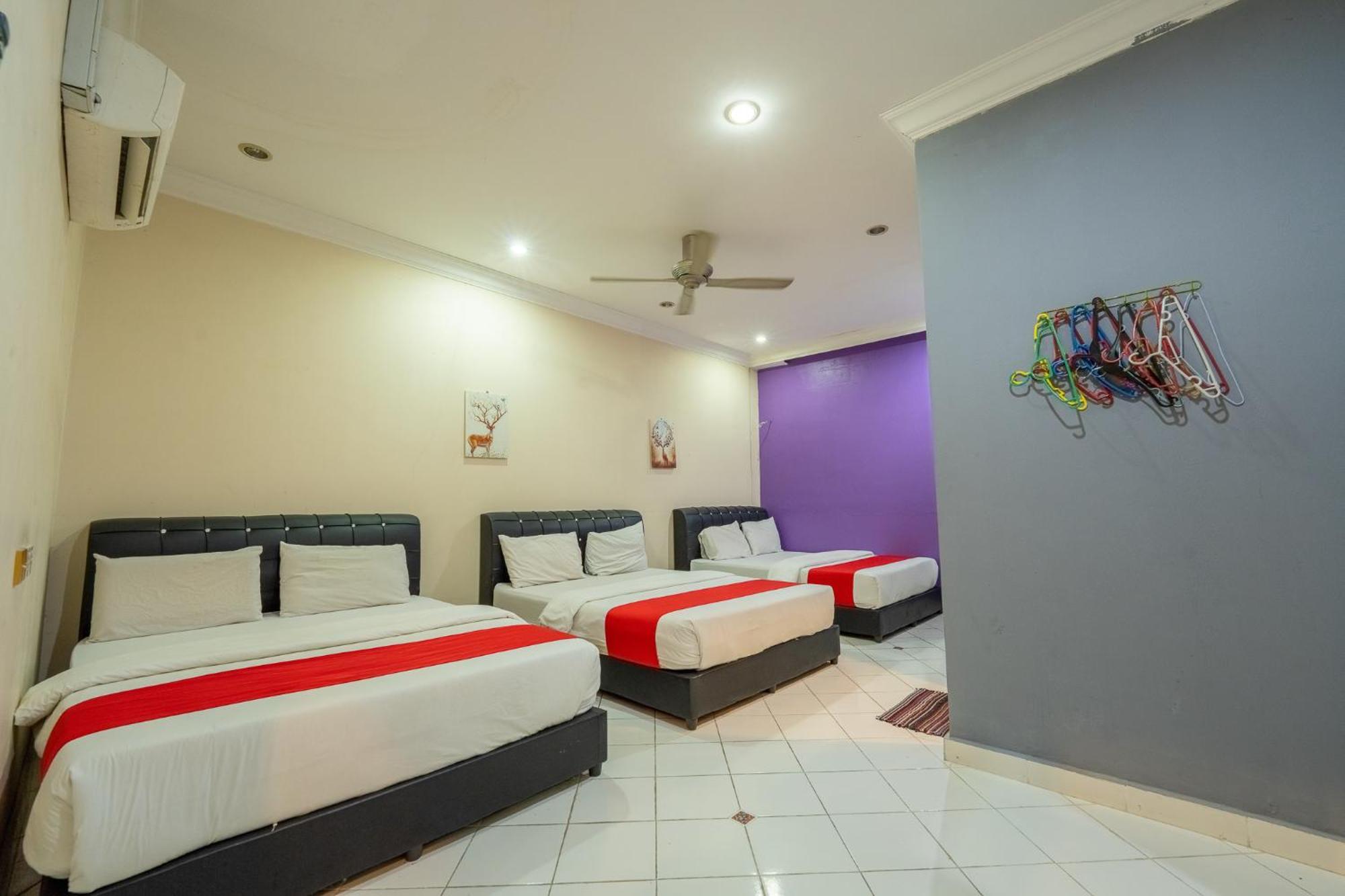 קוטה בארו Mk Homestay Wakaf Che Yeh With Bathtub - Max 14 Pax מראה חיצוני תמונה