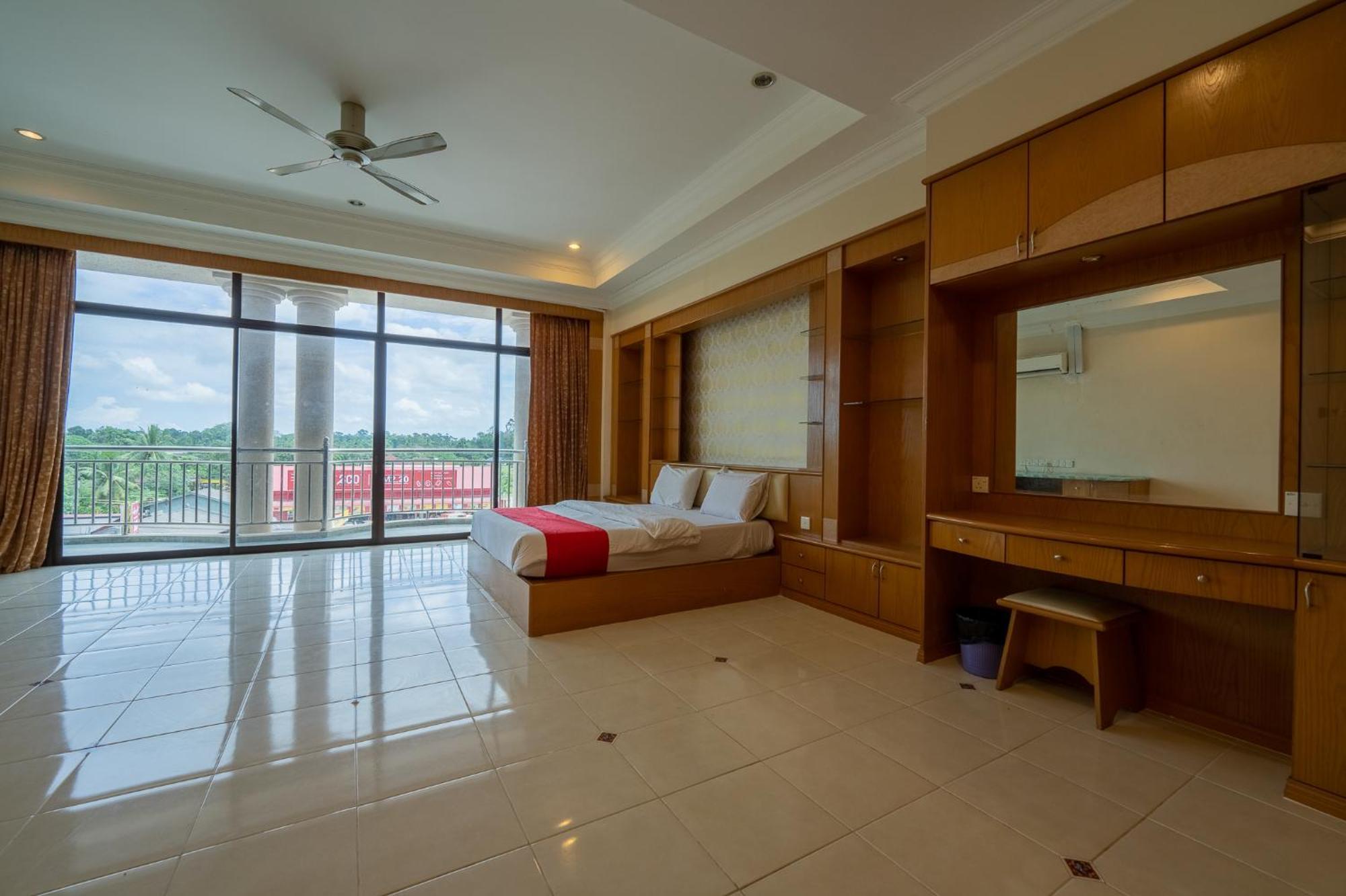 קוטה בארו Mk Homestay Wakaf Che Yeh With Bathtub - Max 14 Pax מראה חיצוני תמונה