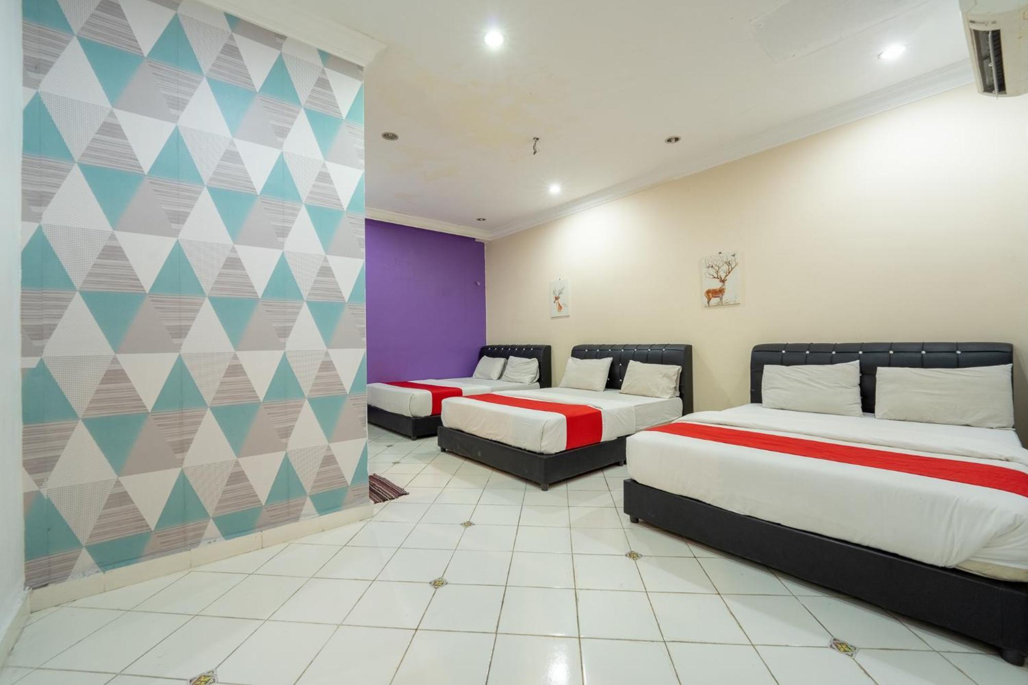 קוטה בארו Mk Homestay Wakaf Che Yeh With Bathtub - Max 14 Pax מראה חיצוני תמונה