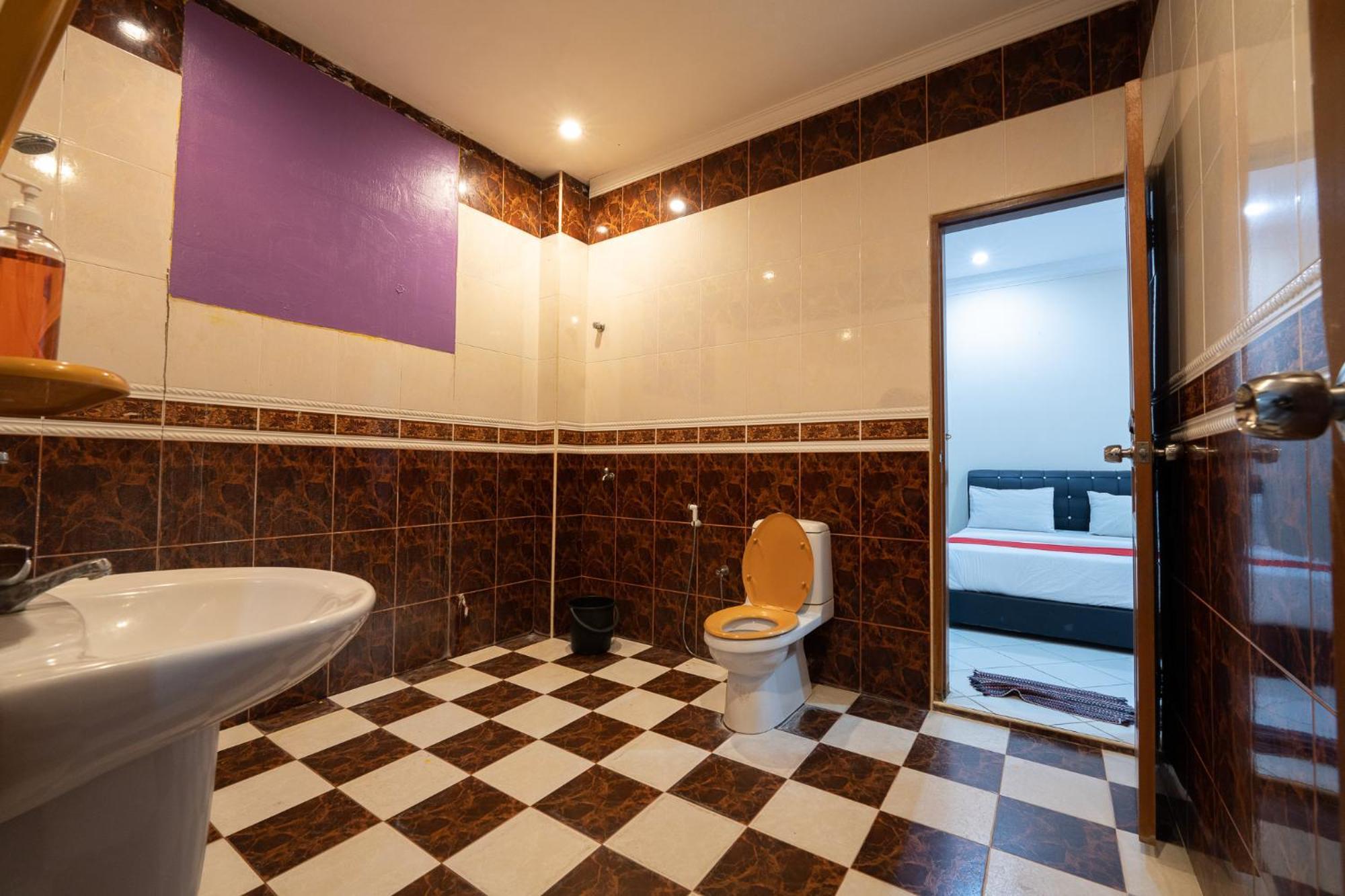 קוטה בארו Mk Homestay Wakaf Che Yeh With Bathtub - Max 14 Pax מראה חיצוני תמונה